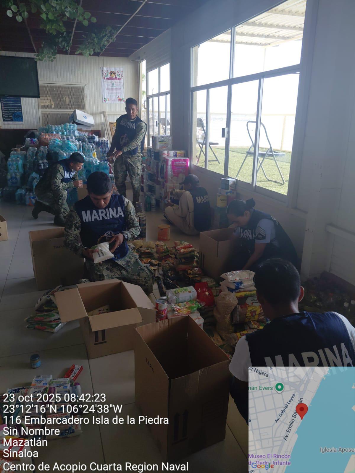 $!Envía Marina segundo camión con despensas a afectados por lluvias, gracias al apoyo de mazatlecos