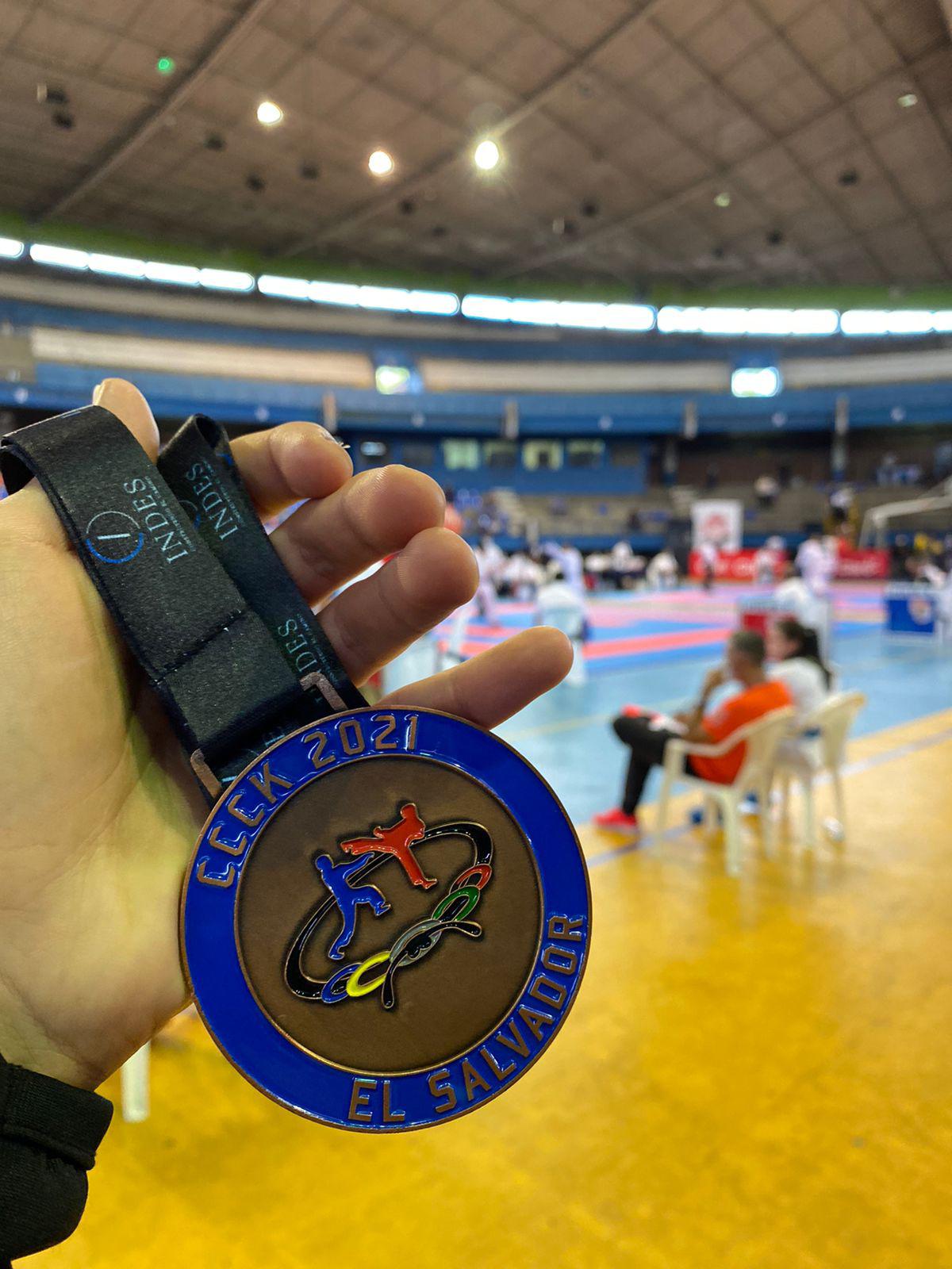 $!Hiroto Yoshii da a Mazatlán la tercera medalla en Centroamericano y del Caribe Mayor de Karate