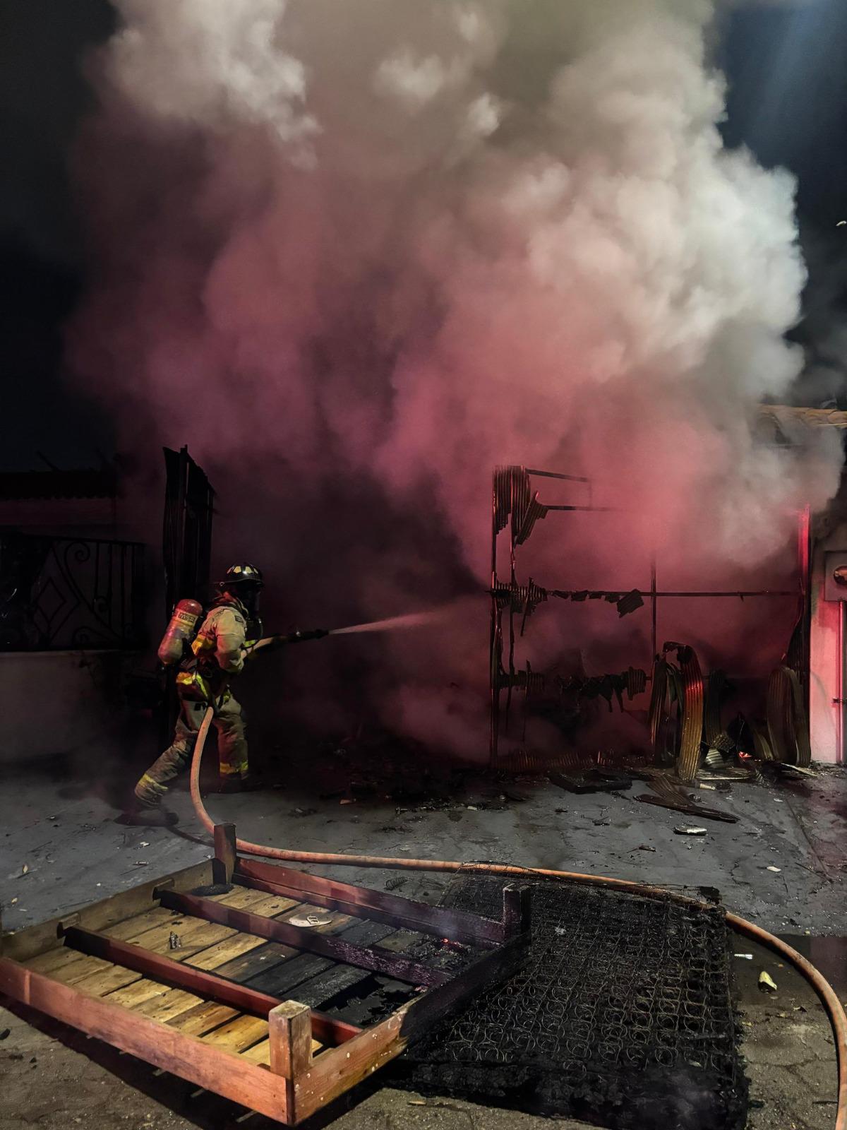 $!Se incendia vivienda en Lomas de Mazatlán