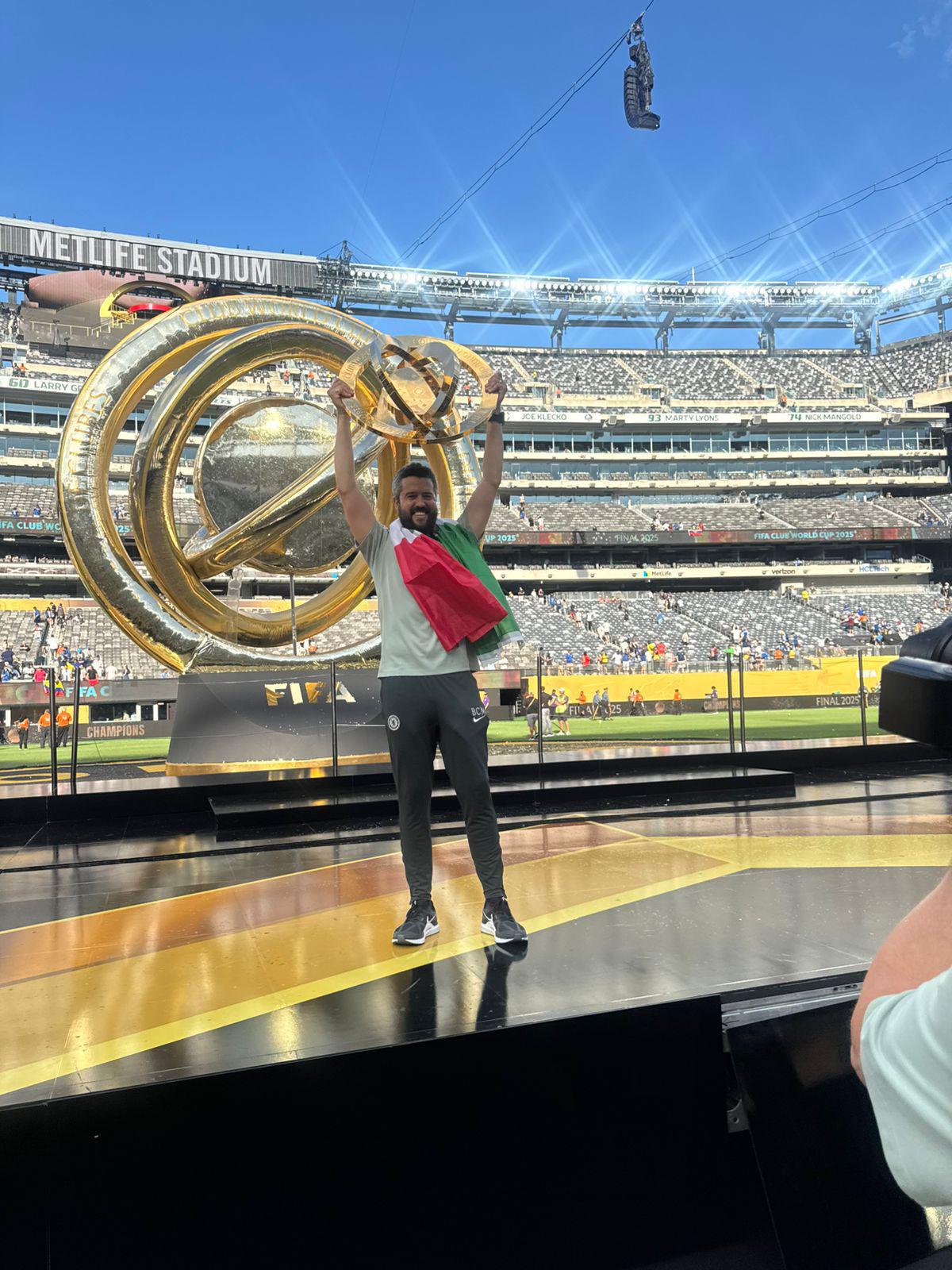 $!México celebra título del Chelsea, gracias a Bernardo Cueva