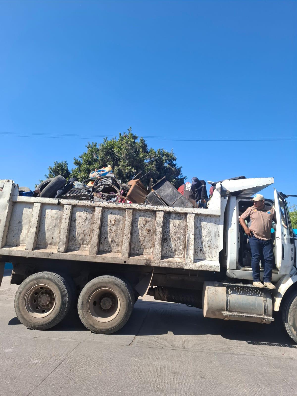 $!Recogen 12 toneladas de cacharros en Escuinapa