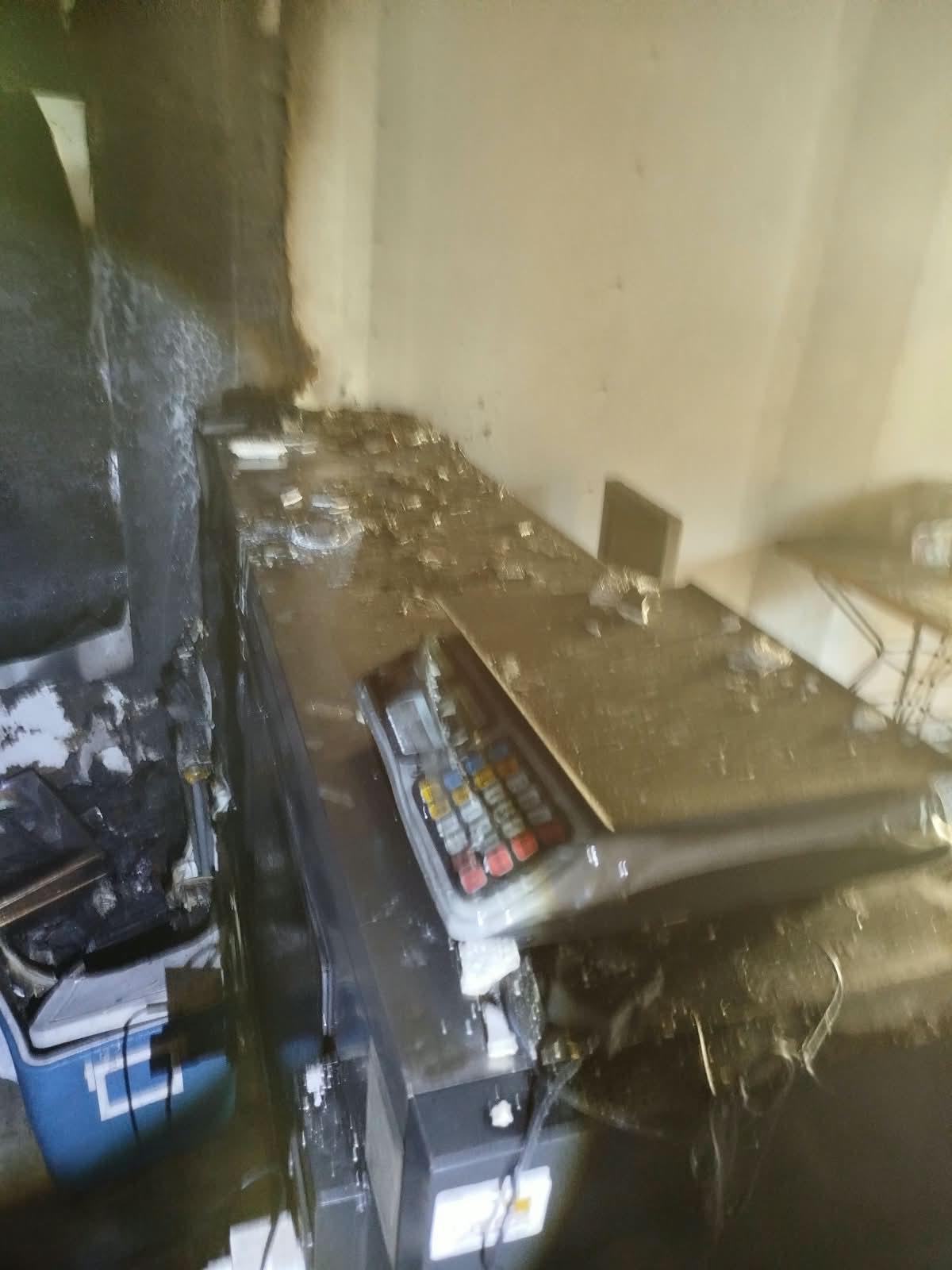 $!Incendio arrasa con mobiliario de una carnicería en el centro de los Mochis