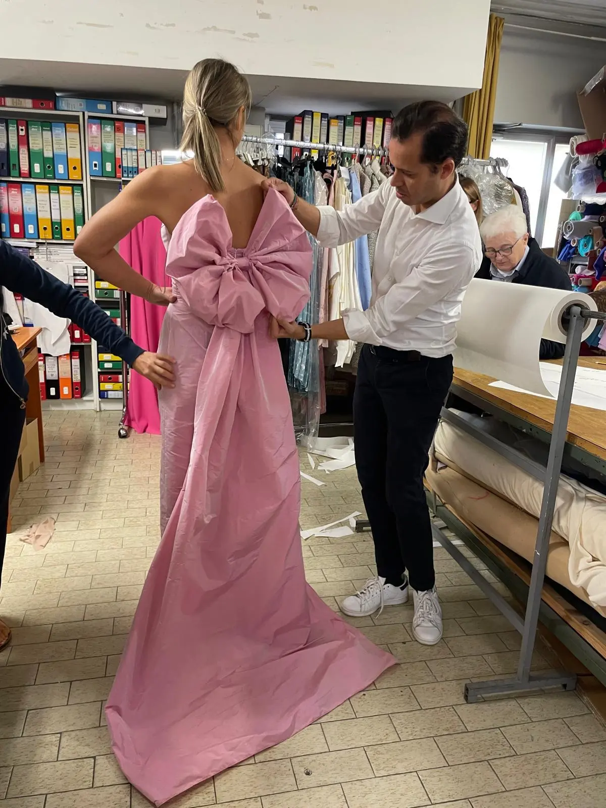 $!El diseñador vestirá uno de los momentos más emblemáticos del Carnaval Internacional de Mazatlán 2026.