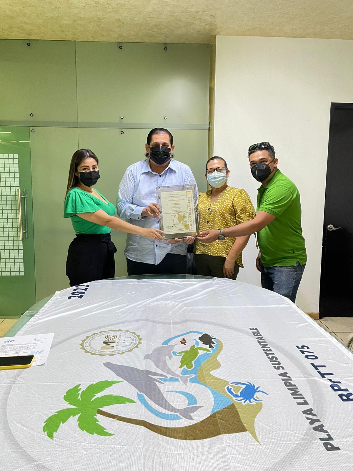 $!Entrega Operadora de Playas Bandera Blanca de Playa a El Verde Camacho, en Mazatlán