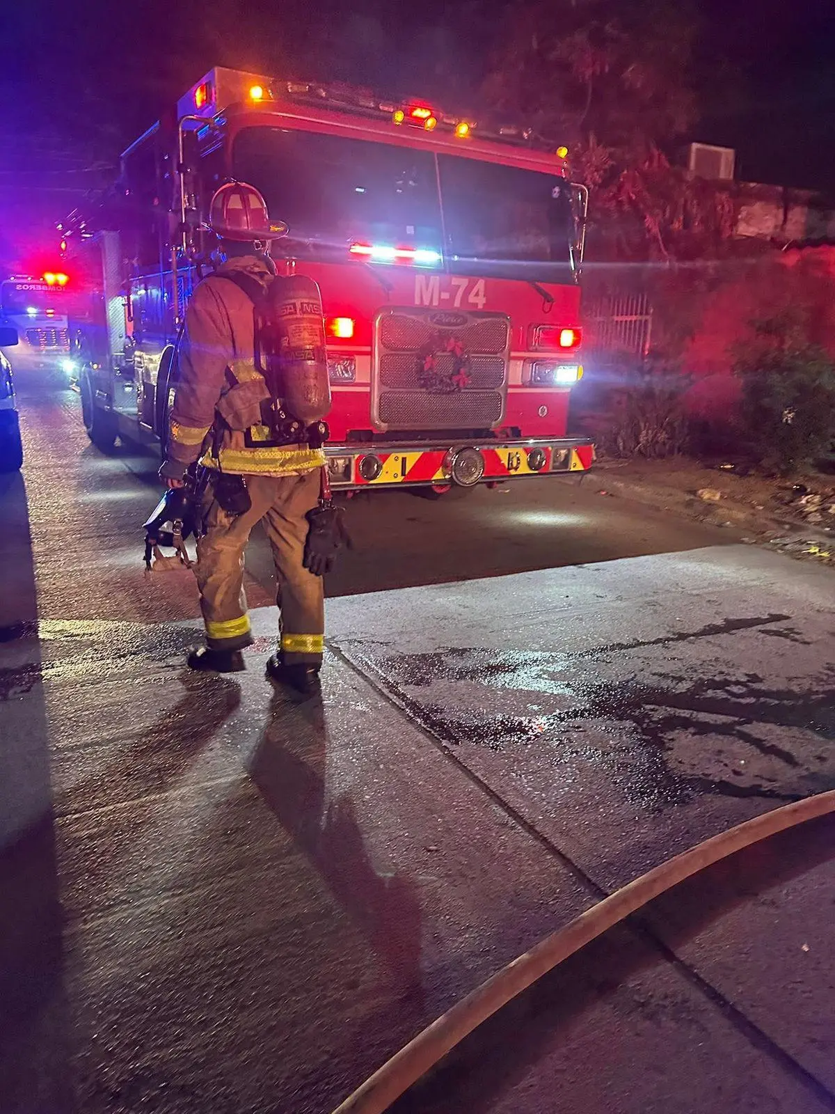 $!Bomberos de Mazatlán atendieron múltiples incendios durante la velada de Año Nuevo