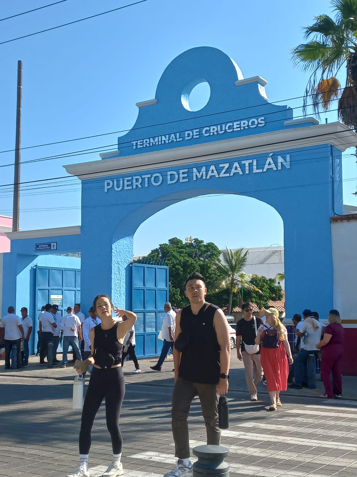 $!Llega a Mazatlán el crucero Royal Princess con casi 5 mil visitantes