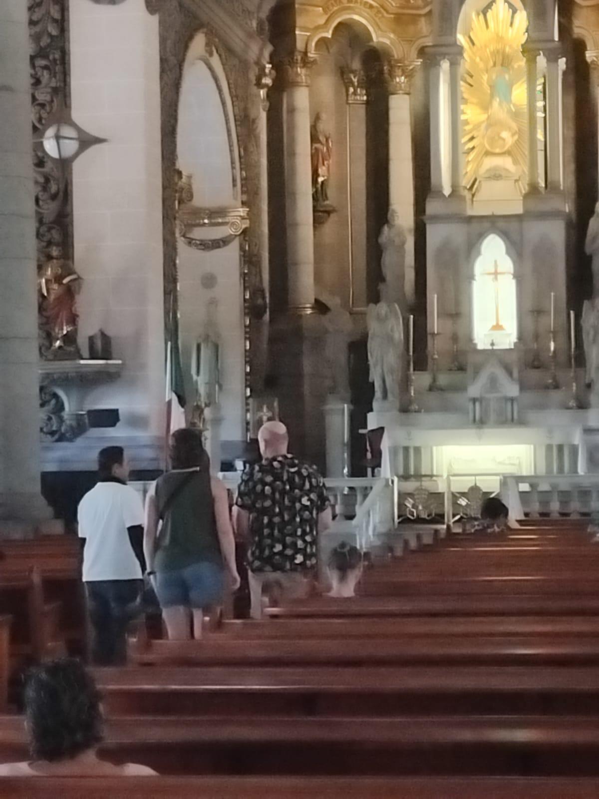 $!Disfrutan turistas y mazatlecos este lunes del último día del fin de semana largo