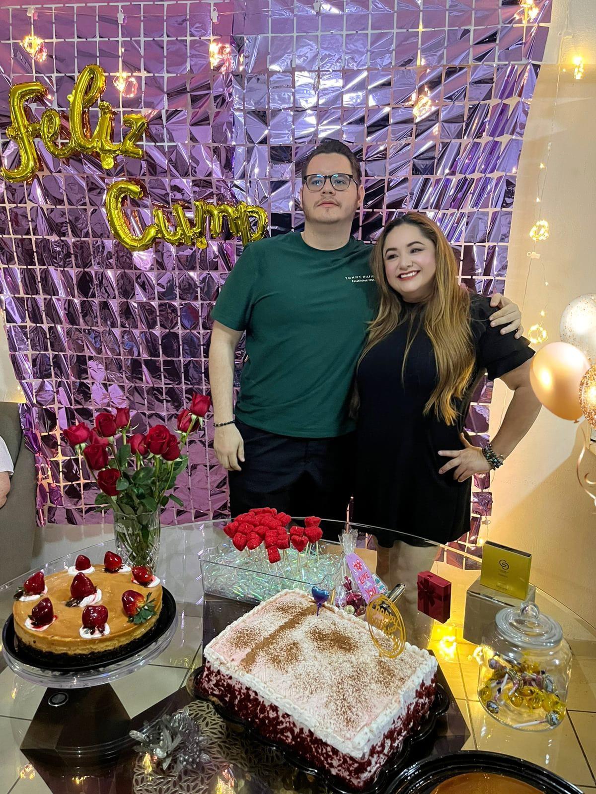 $!Su sobrino Kevin Avilés la felicitó.