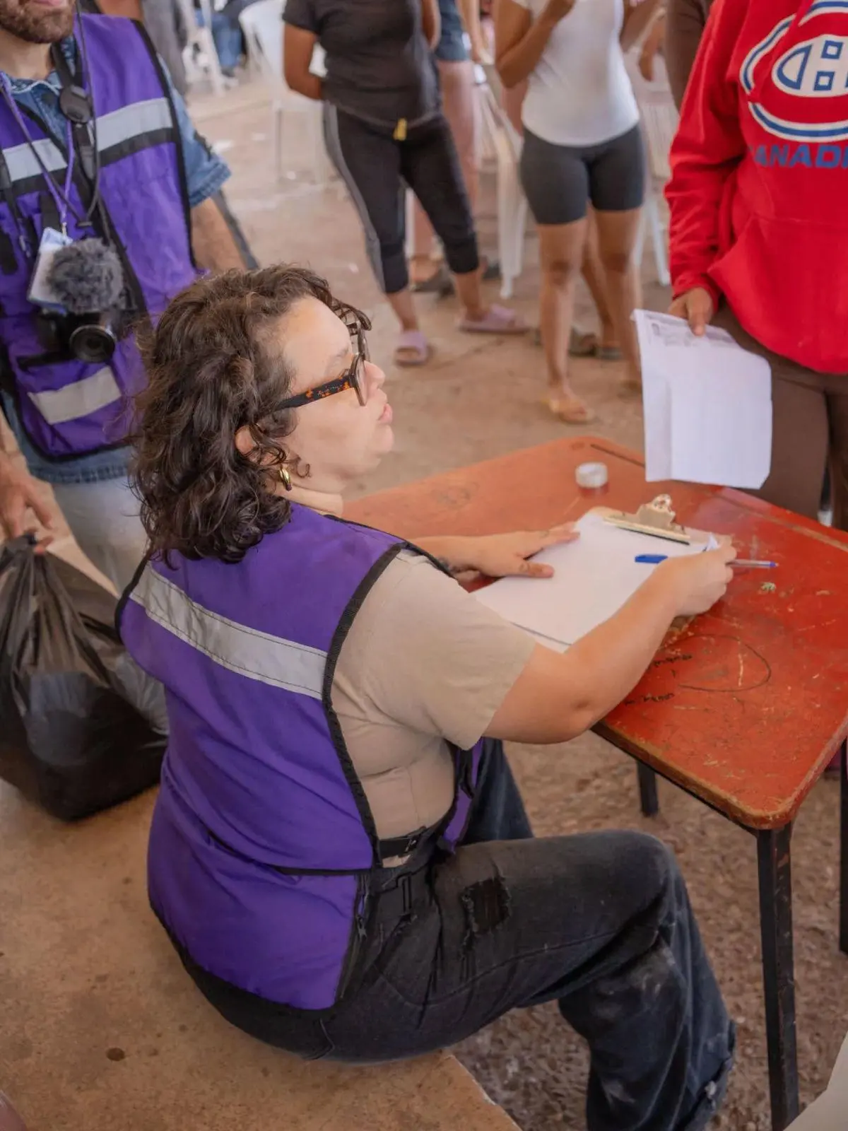 $!Lleva Periferia Subversiva despensas a comunidades de la sierra afectadas por la violencia en el sur de Sinaloa