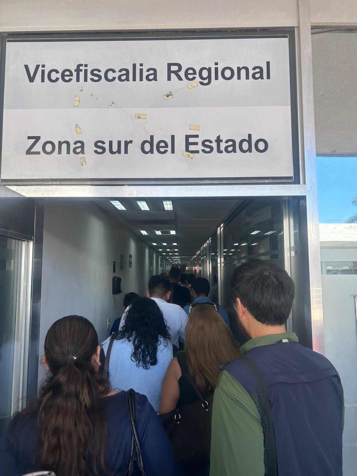 $!Vicefiscal en la zona sur de Sinaloa se molesta ante cuestionamientos de periodistas