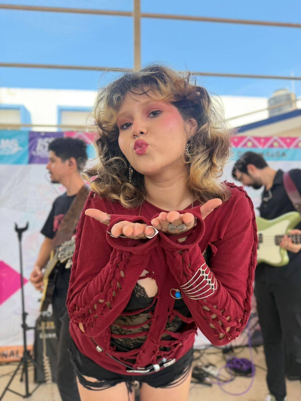$!La joven compartió sentirse feliz de participar por primera vez en el festival universitario.
