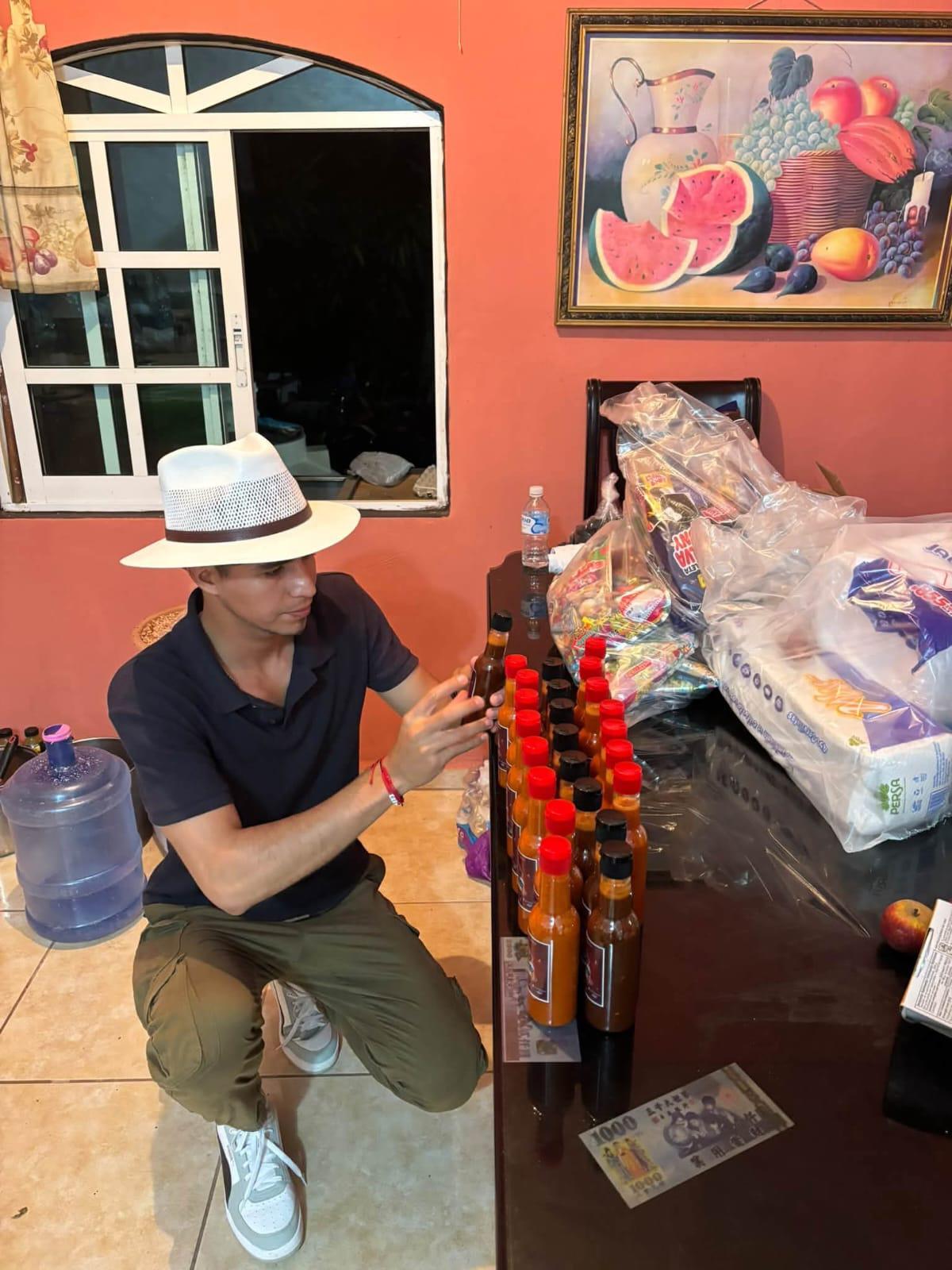 $!¡Sabor a mariscos y tradición! La historia de la familia de Chametla que triunfa con la salsa Majahua