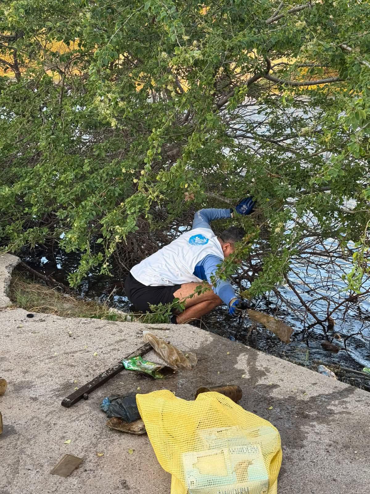 $!Cierra MazConCiencia el 2025 con jornada de limpieza en el Estero del Yugo, en Mazatlán