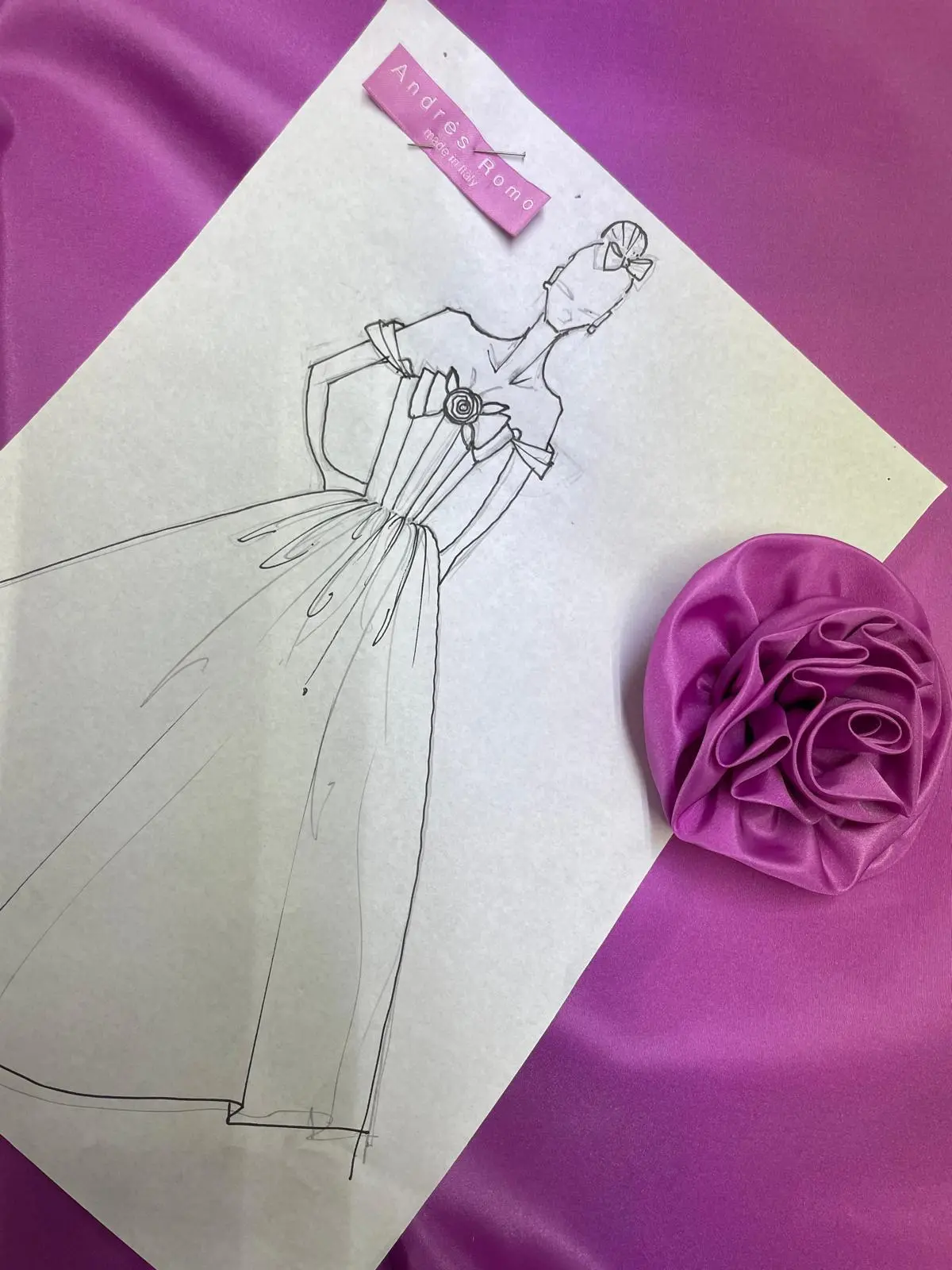 $!El vestido de la Reina de los Juegos Florales del Carnaval Internacional Mazatlán 2026 será un puente entre la música de banda y la elegancia europea, señala.