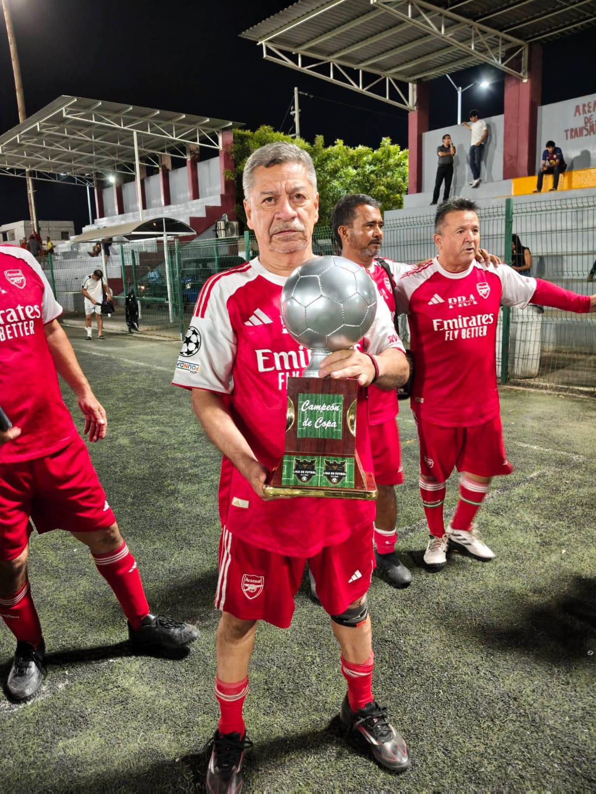 $!PRA Records se ciñe el título de Copa de Liga 55 Años y Más