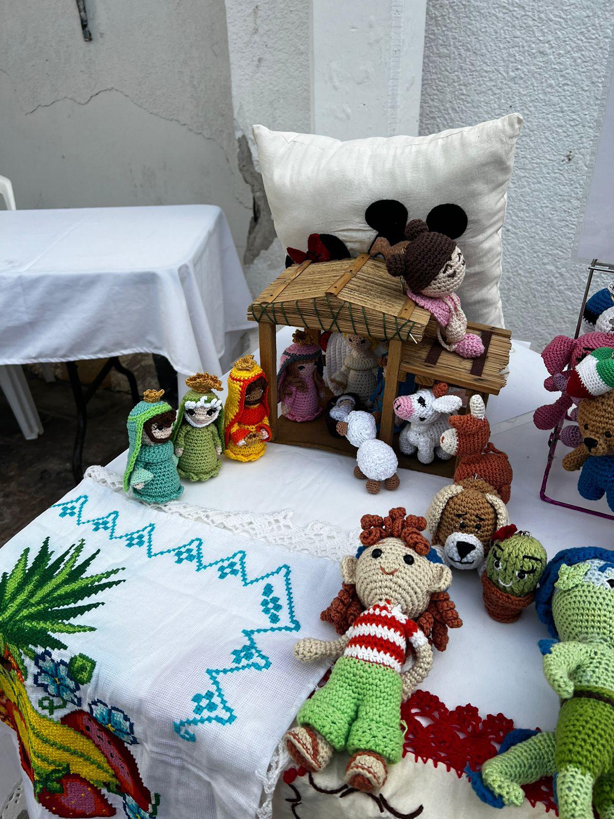 $!Suena la marimba y ofrecen artesanías sinaloenses en el Artwalk