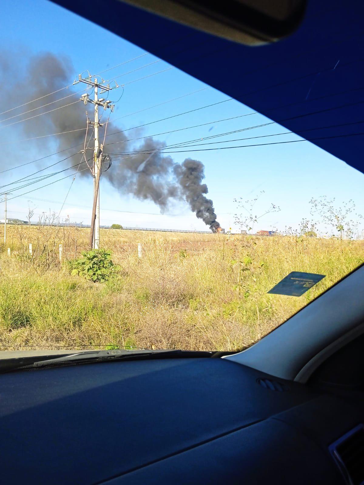 $!Enfrentamiento entre Guardia Nacional y civiles armados generan bloqueos en Jalisco