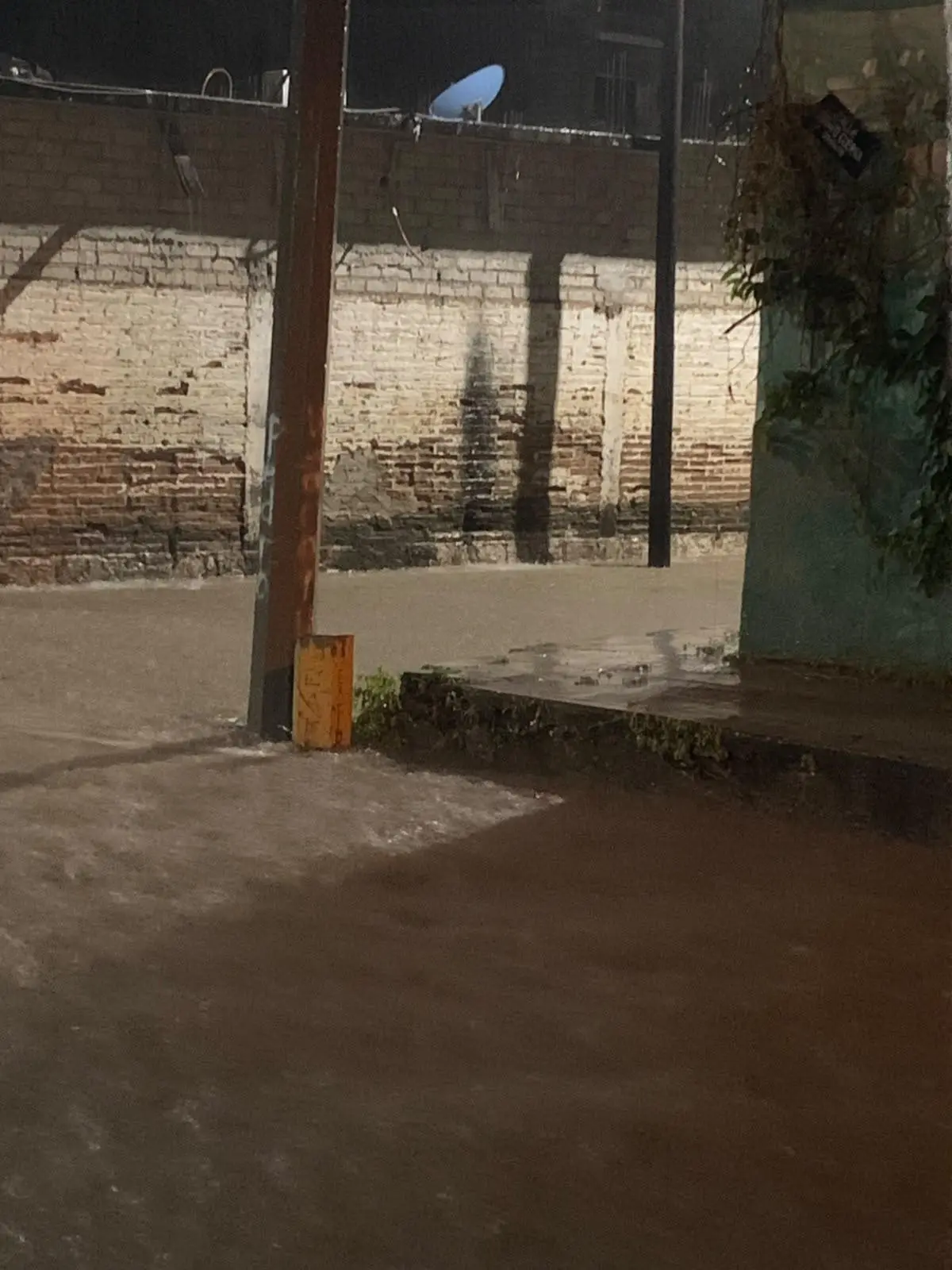 $!Se registran fuertes lluvias y actividad eléctrica en Rosario