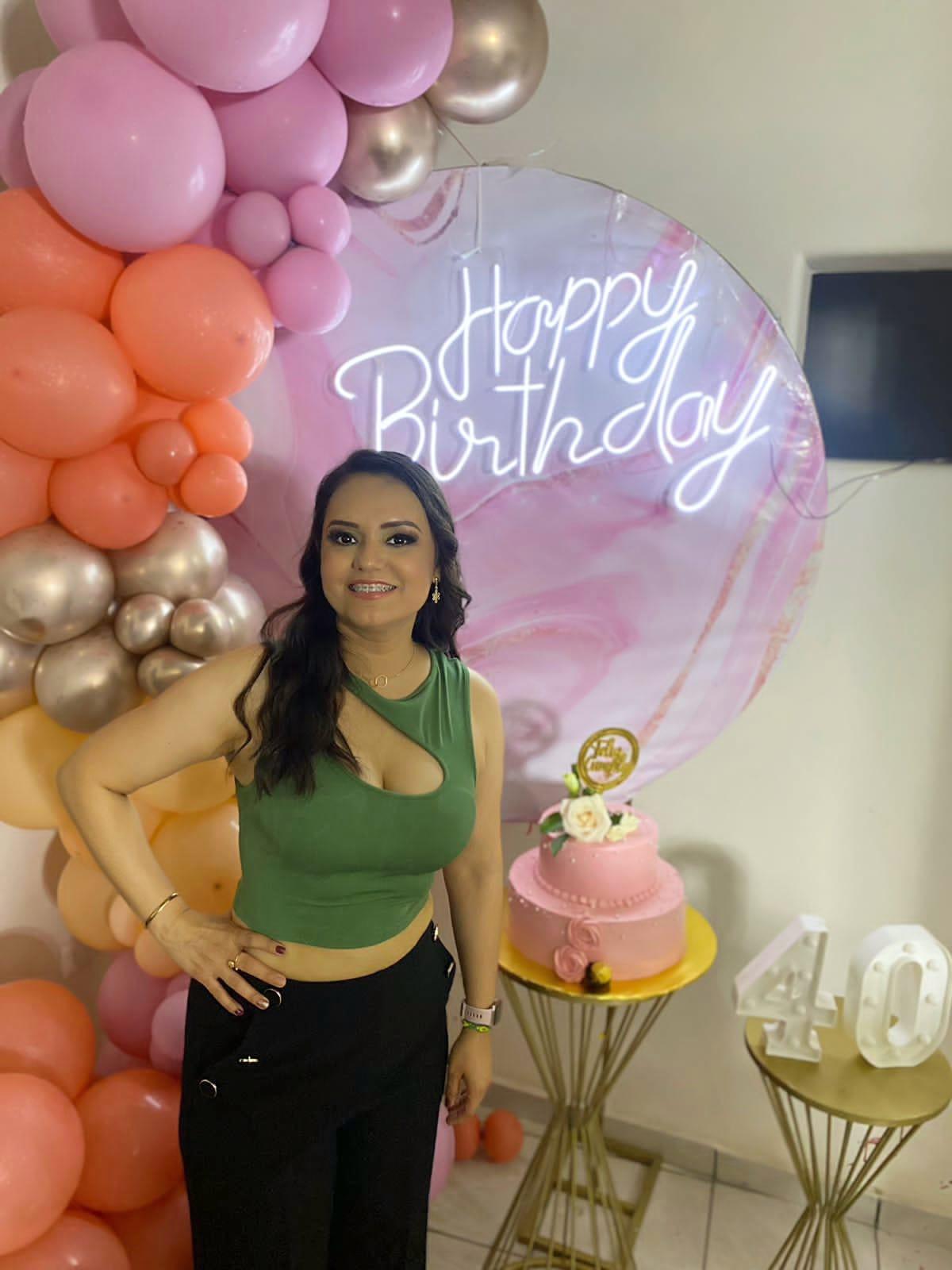 $!Aurora Zazueta Salazar llegó a los 40 años con un festejo familiar.