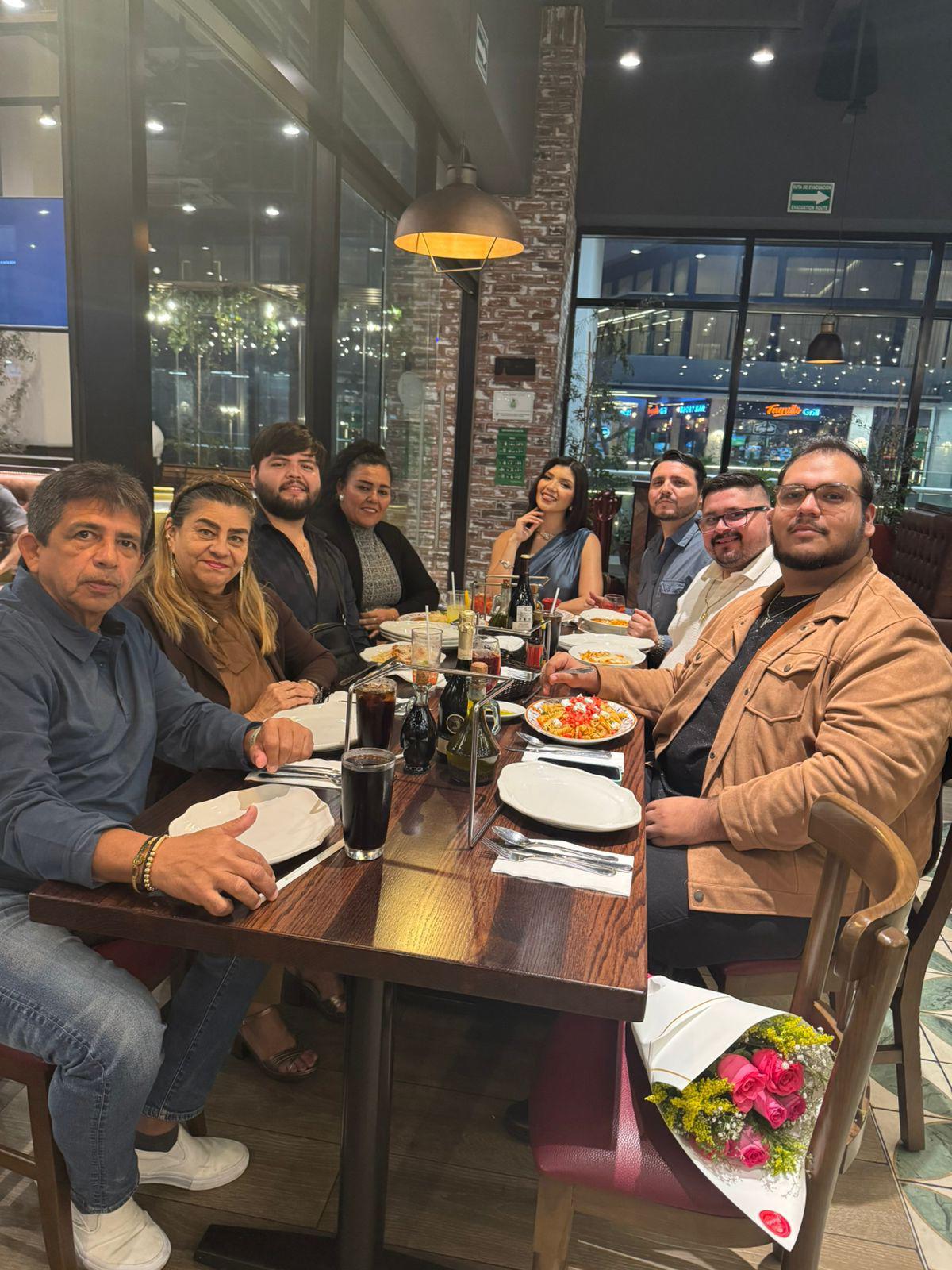 $!La cumpleañera festejó junto a su familia y amistades su cumpleaños.