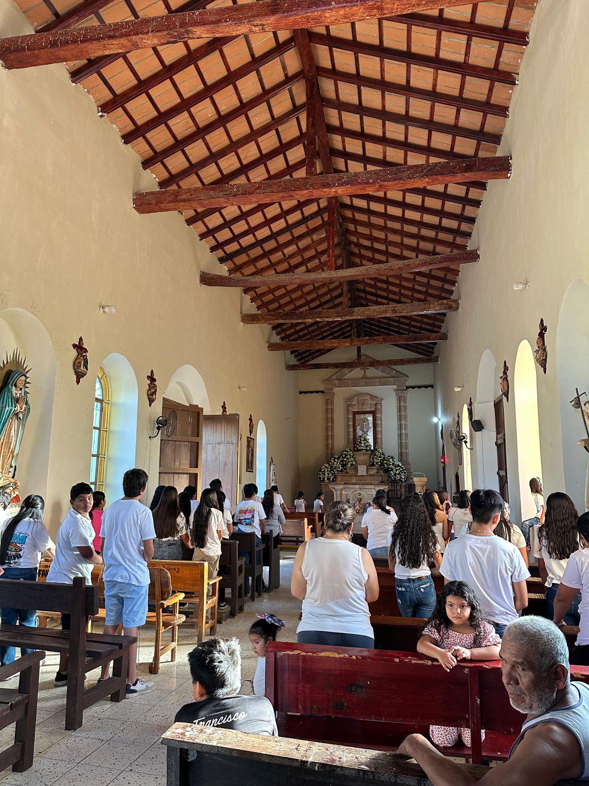 $!Jóvenes peregrinan en honor a la Virgen de la Candelaria en Matatán y piden por la paz