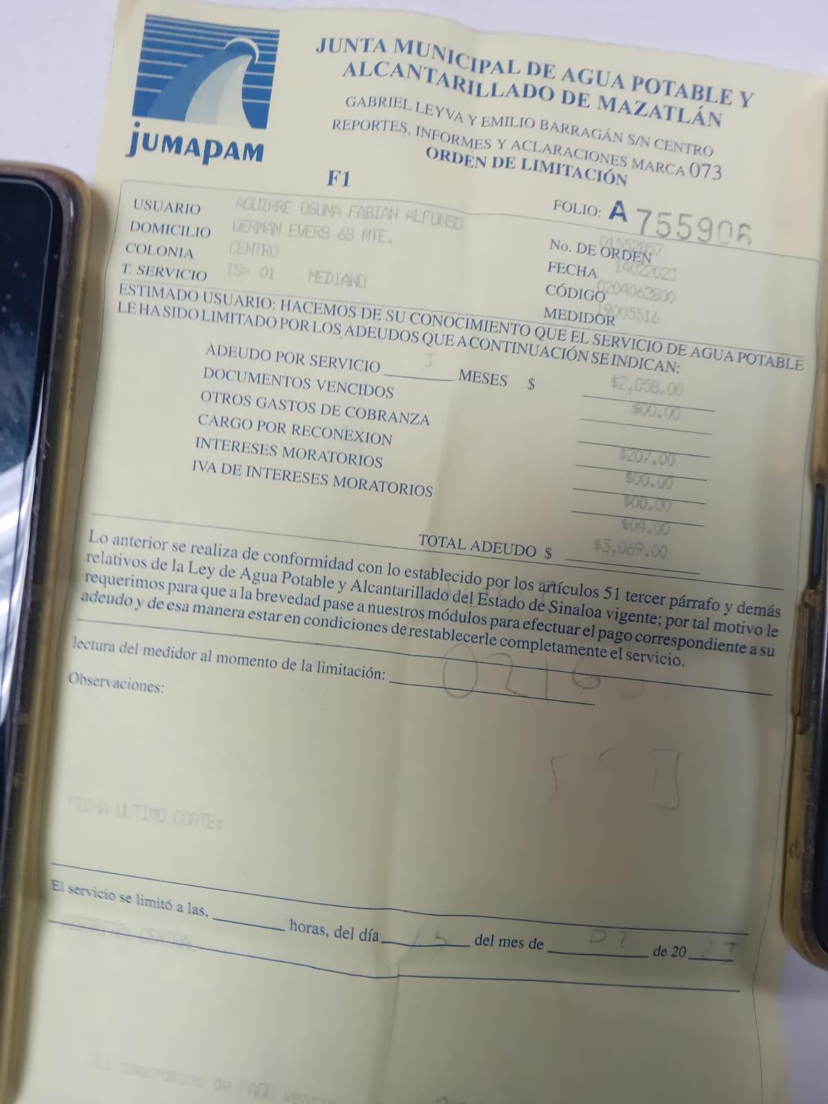 $!Denuncia ciudadano cobro excesivo y corte del servicio de agua potable en el Centro