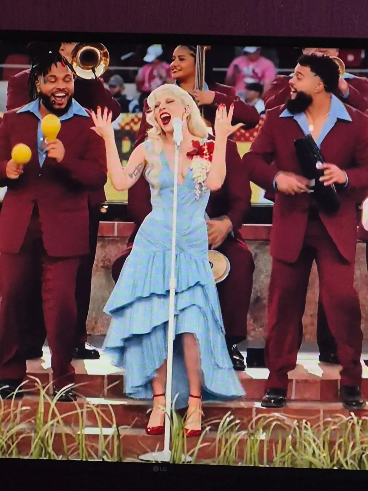 $!Lady Gaga entre los invitados de Bad Bunny.