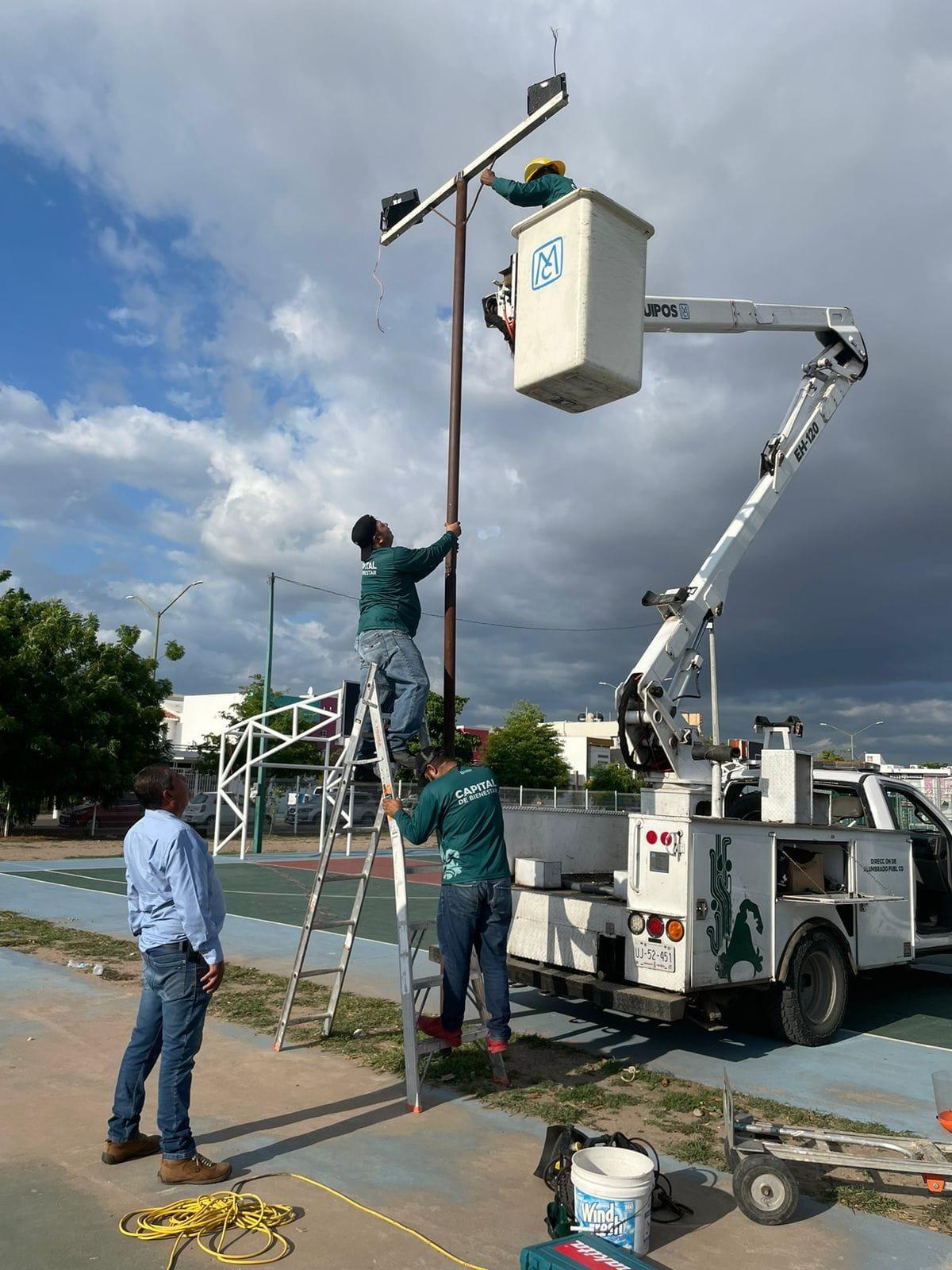 $!Ayuntamiento de Culiacán da mantenimiento a Polideportivo Valle Alto