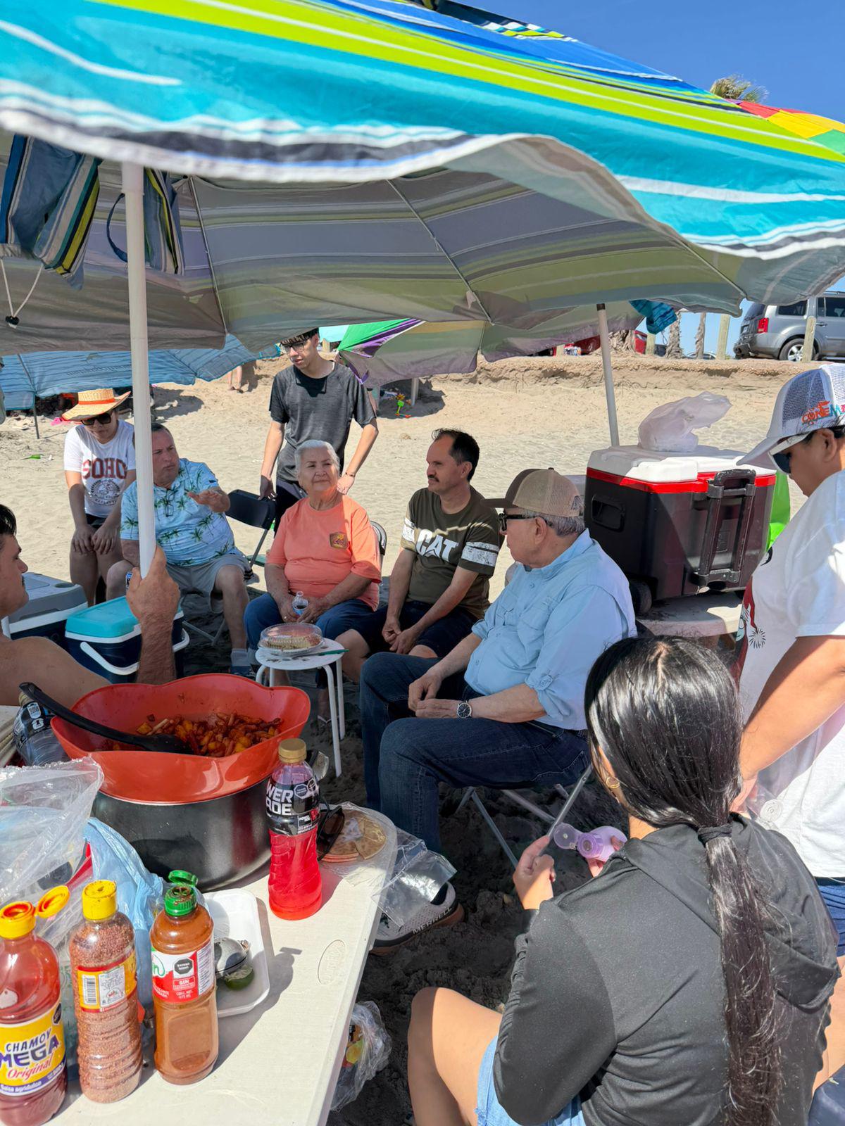 $!Rocha supervisa operativo de Semana Santa en Altata y respalda a prestadores de servicios