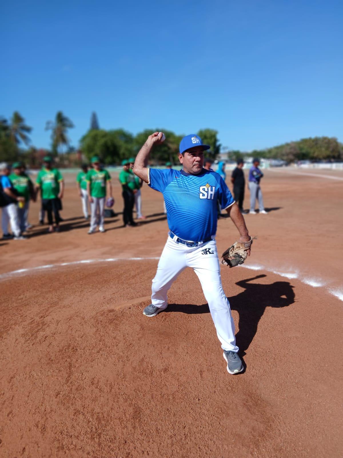$!Homenajean a Herrera Reynosa en Liga de Beisbol Sabatina