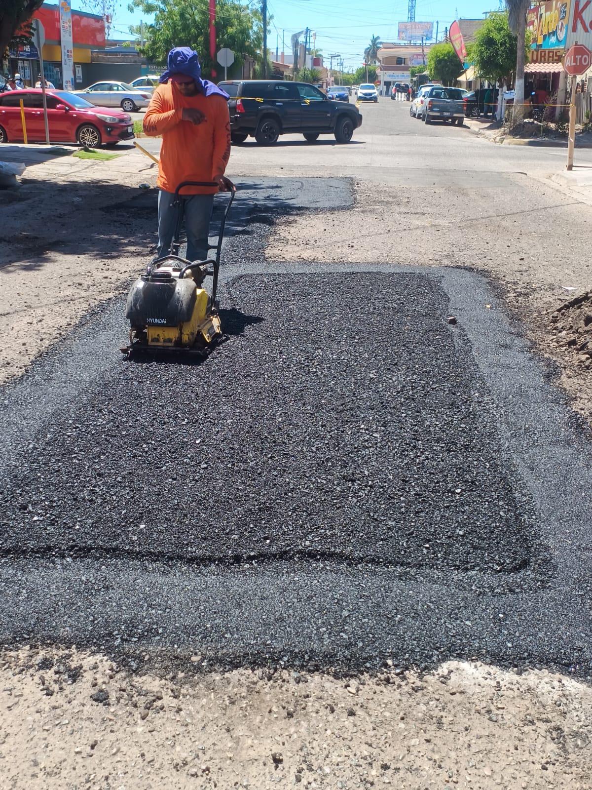 $!Aceleran pavimentación y bacheo en Ahome previo a la temporada de lluvias