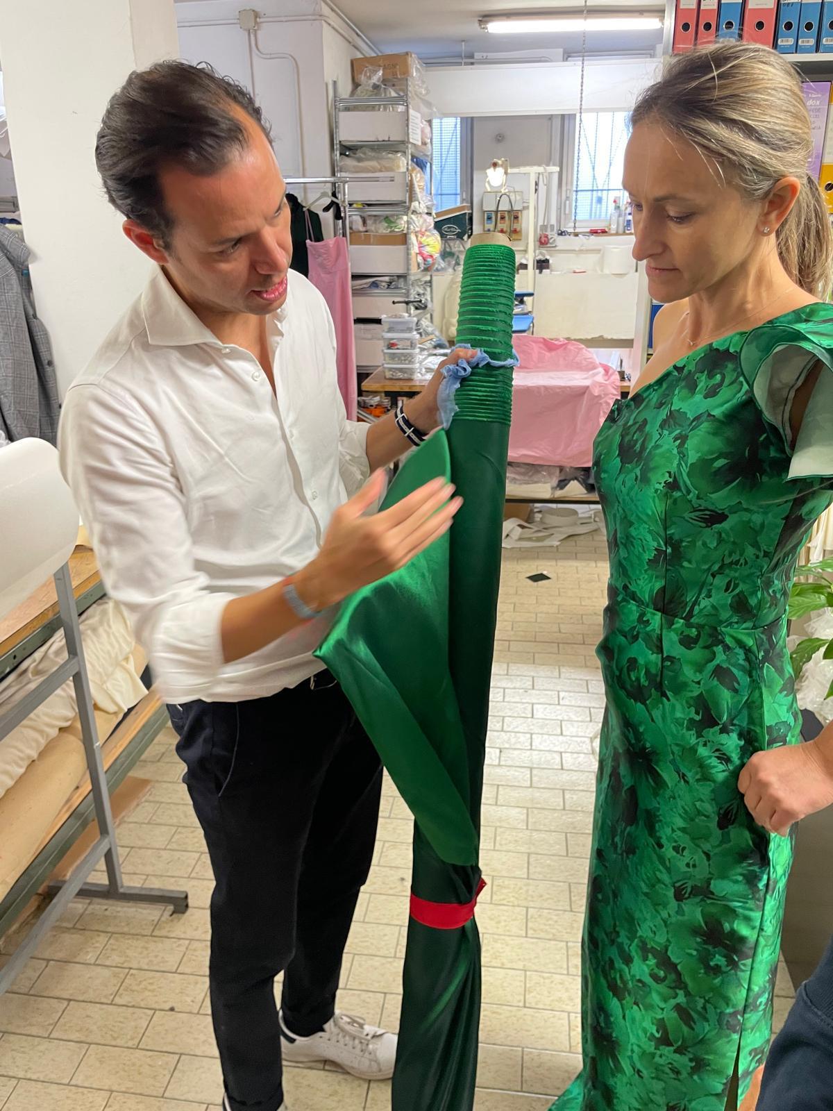 $!El creador desde Italia honra sus raíces sinaloenses.