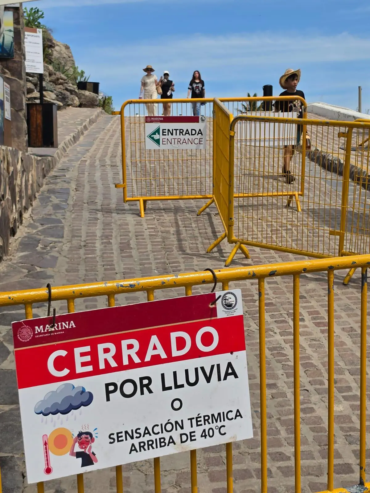$!Goza el Faro de gran concurrencia de visitantes hasta su cierre por altas temperaturas