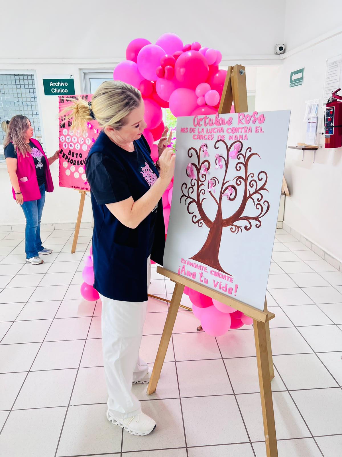 $!Con diversas actividades personal de Hospital Integral Rosario conmemoraron el Día de la Lucha Contra el Cáncer de Mama