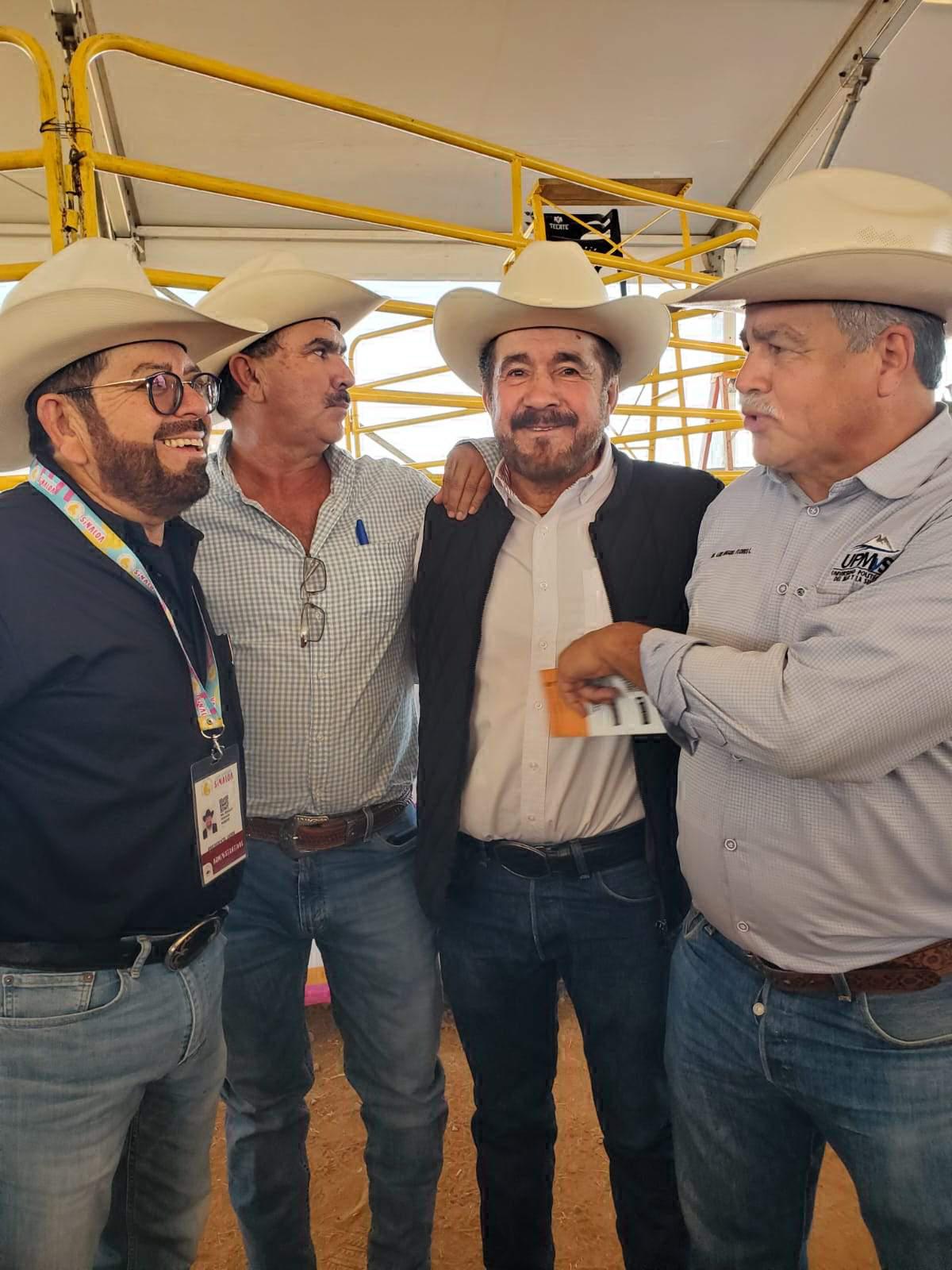 $!Festejan ganaderos su día con subasta a favor del DIF Sinaloa