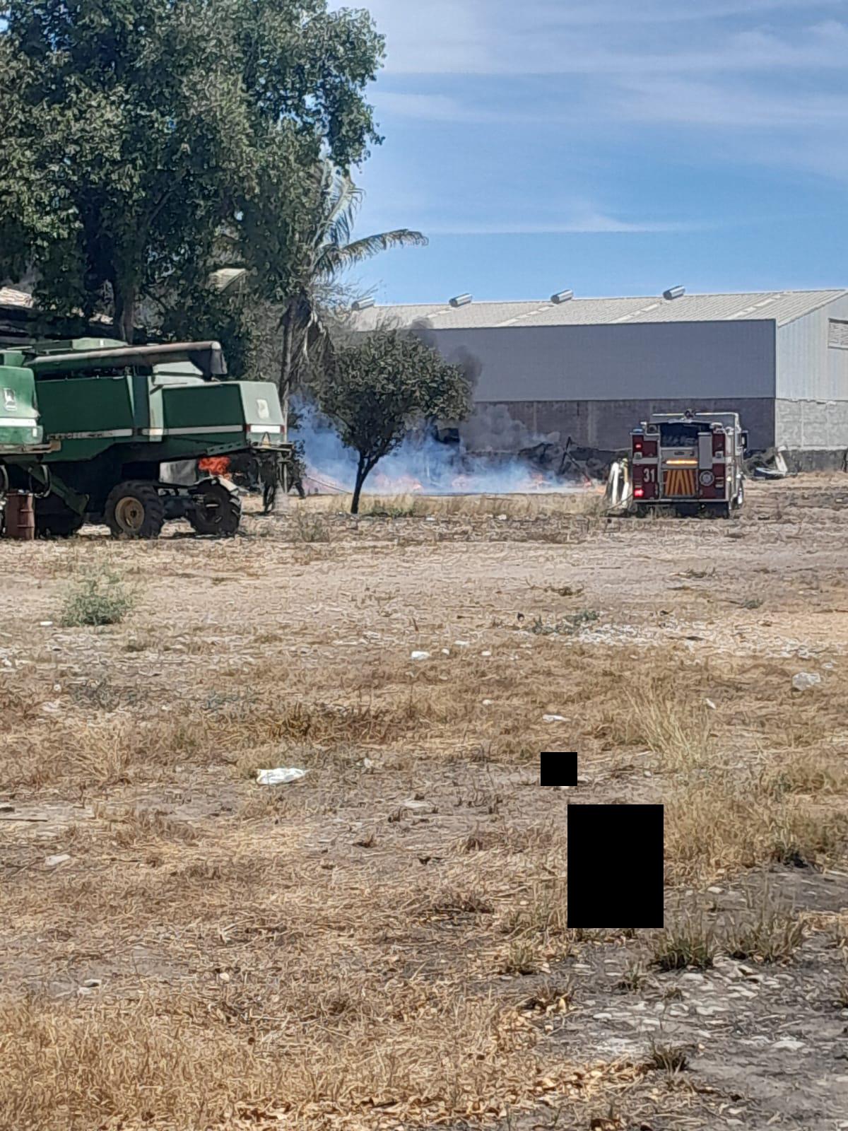 $!Fuerte incendio se registra en el fraccionamiento Santa Rocío, en el sector Aeropuerto de Culiacán