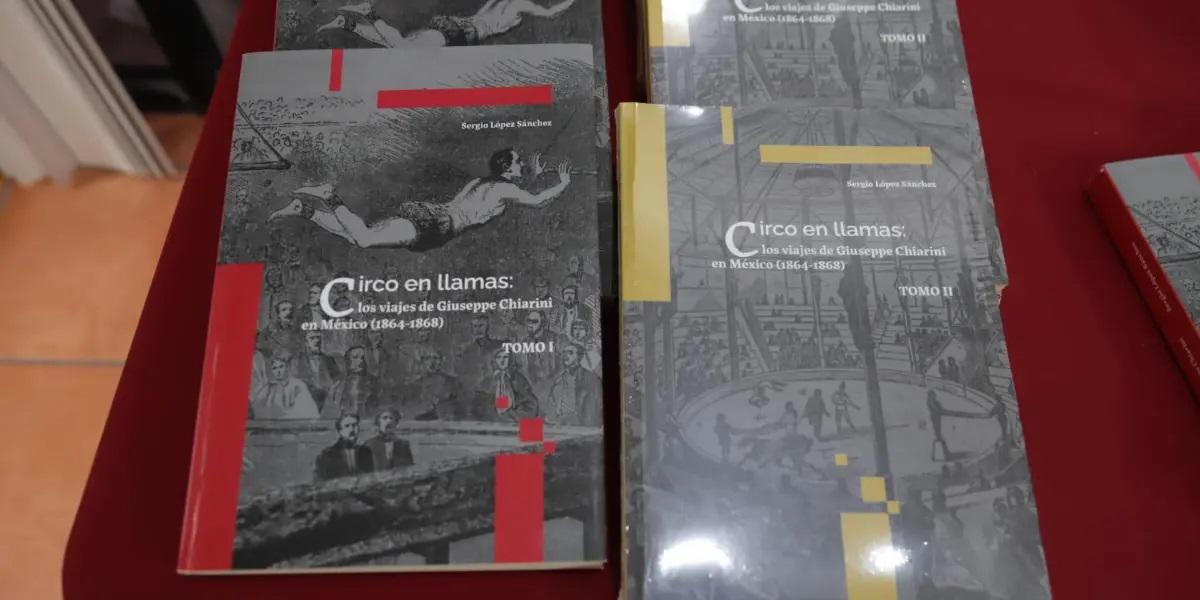 $!El libro se conforma de dos tomos.