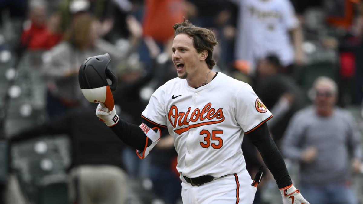 $!HR de oro de Rutschman ayudó a Orioles a extender racha sin ser barridos