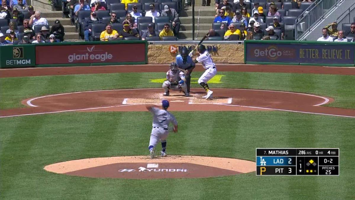 $!Julio Urías es maltratado por Piratas y sufre tercera derrota