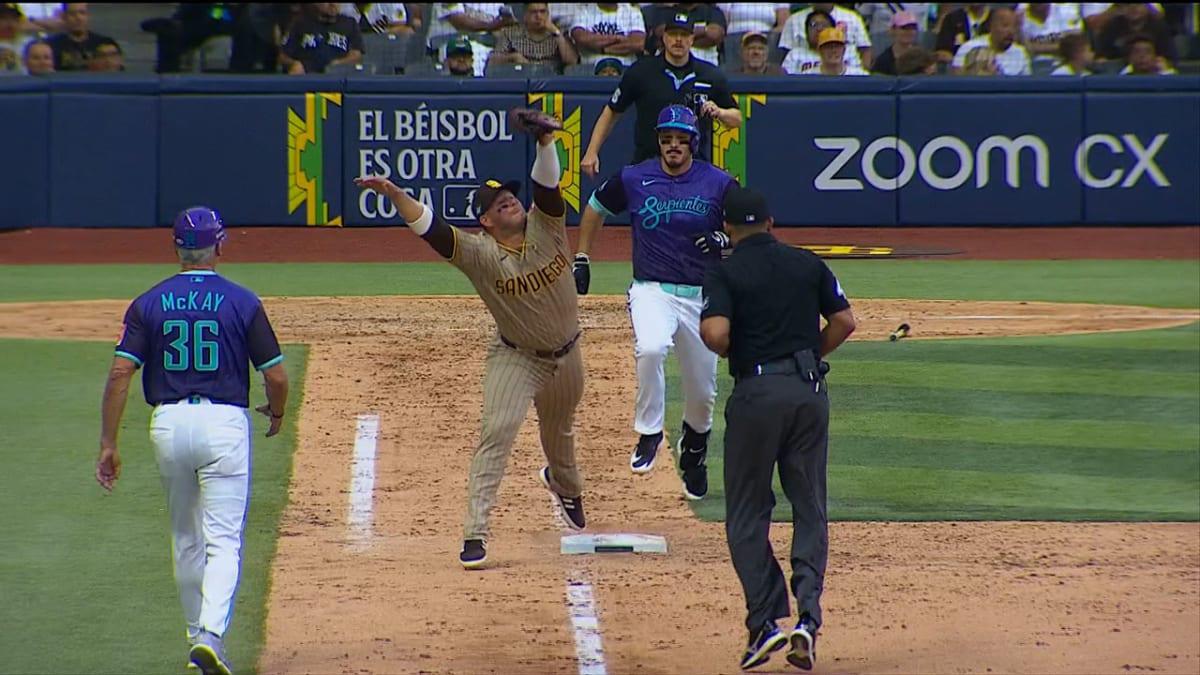 $!Los Padres remontan y pegan primero ante los D-backs en la Mexico City Series