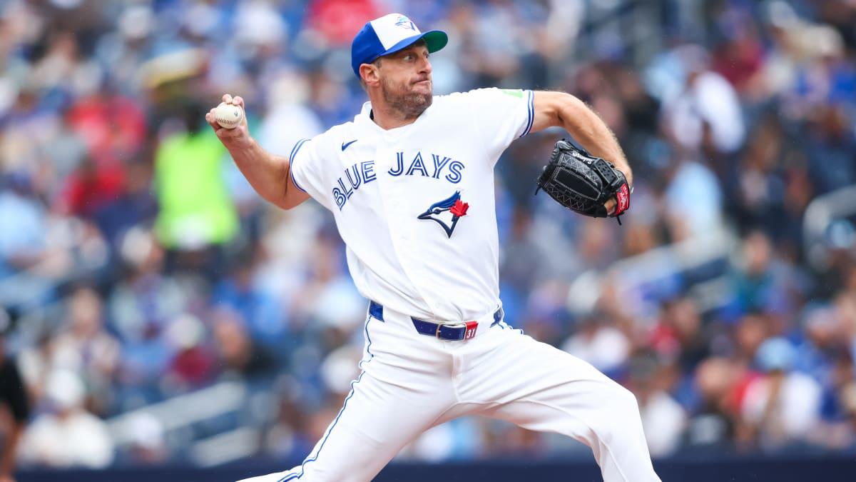 $!Alejandro Kirk respalda con jonrón la histórica salida de Max Scherzer en la victoria de Azulejos