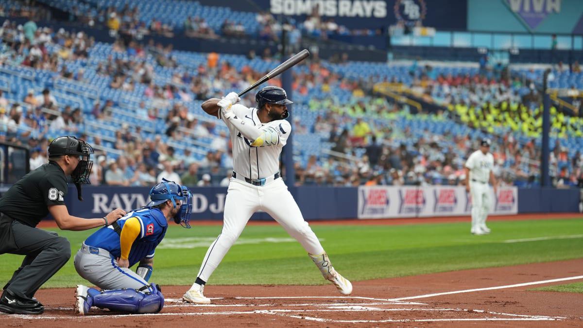 $!Jonathan Aranda aporta con el bat en la paliza de Rays sobre Reales