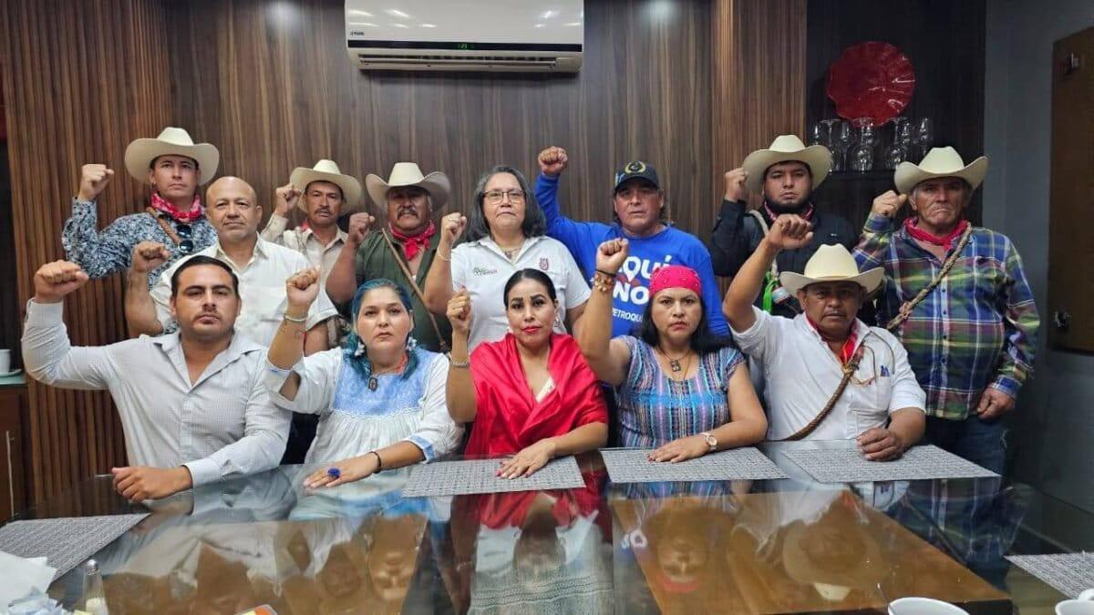 $!Colectivo Aquí No, durante la reunión en Los Mochis, Sinaloa, con las autoridades ambientales mexicanas, el 12 de junio de 2026.