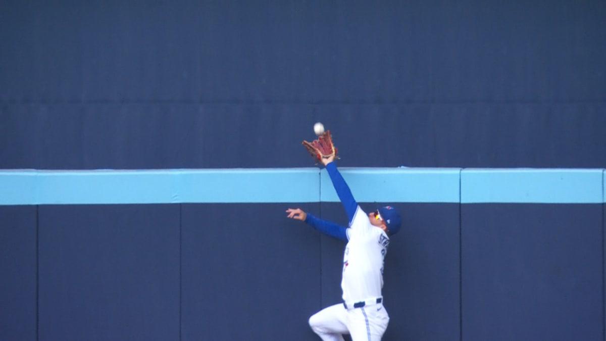 $!A Chourio le roban un jonrón, pero se venga conectando uno decisivo en la novena