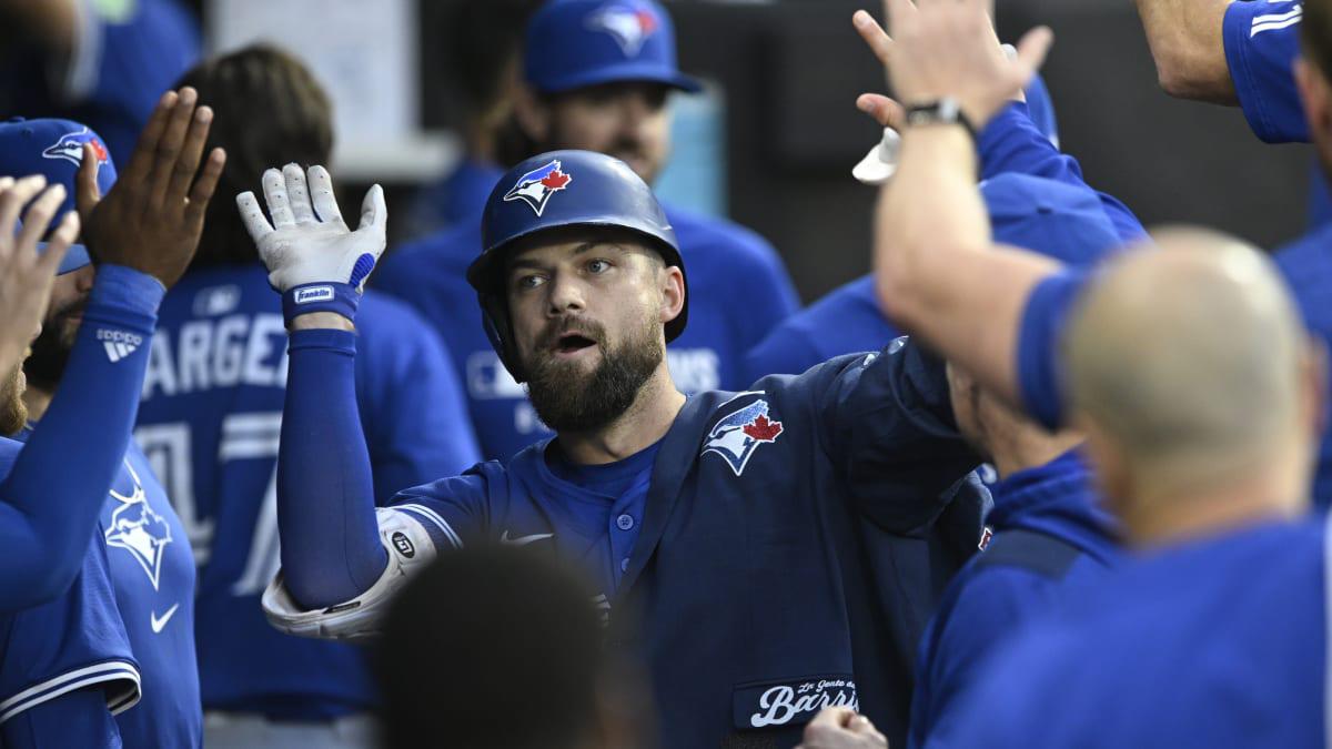 $!Azulejos conectan tres jonrones para lograr su novena victoria al hilo