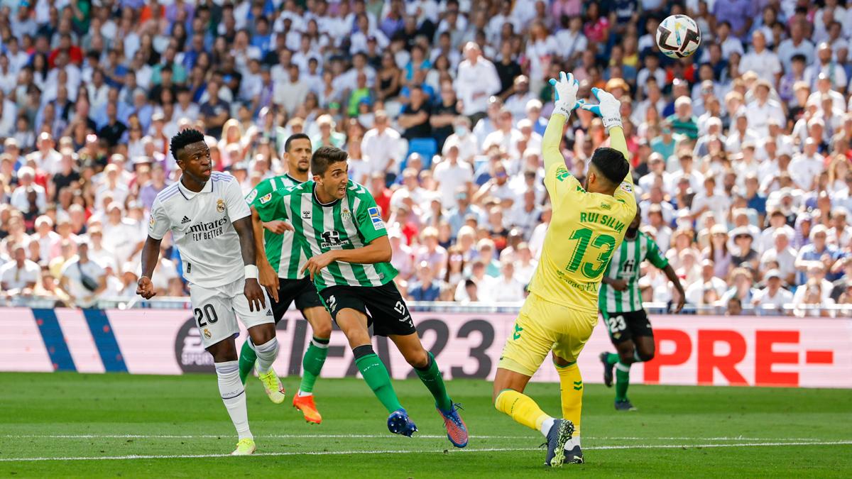 $!Real Madrid gana en su regreso al Bernabéu al Betis de Guardado