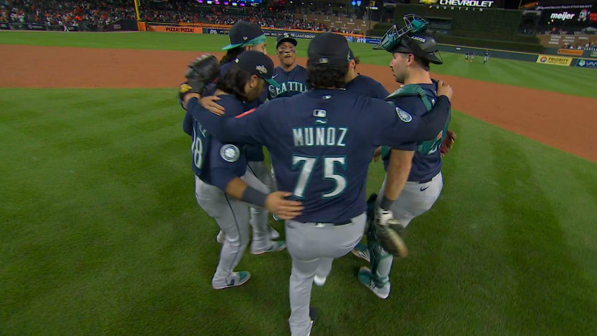 $!Gilbert domina a los aguerridos Tigres y Seattle toma ventaja de 2-1 en la SDLA