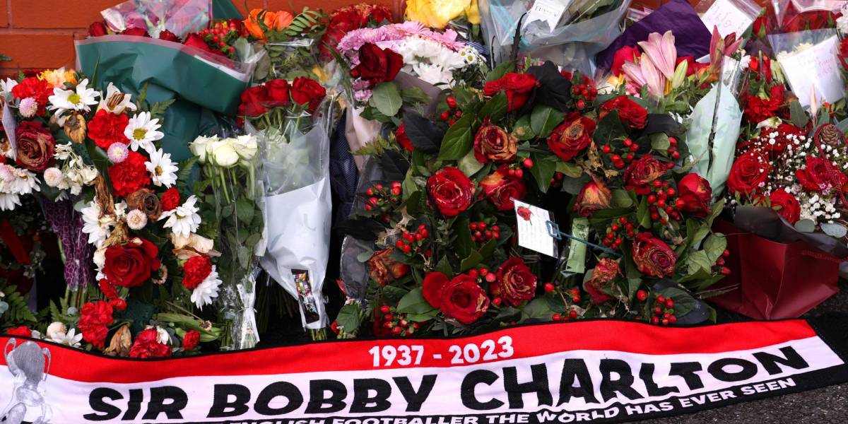 Mánchester despide a Bobby Charlton en su funeral Mánchester despide a Bobby Charlton en su funeral