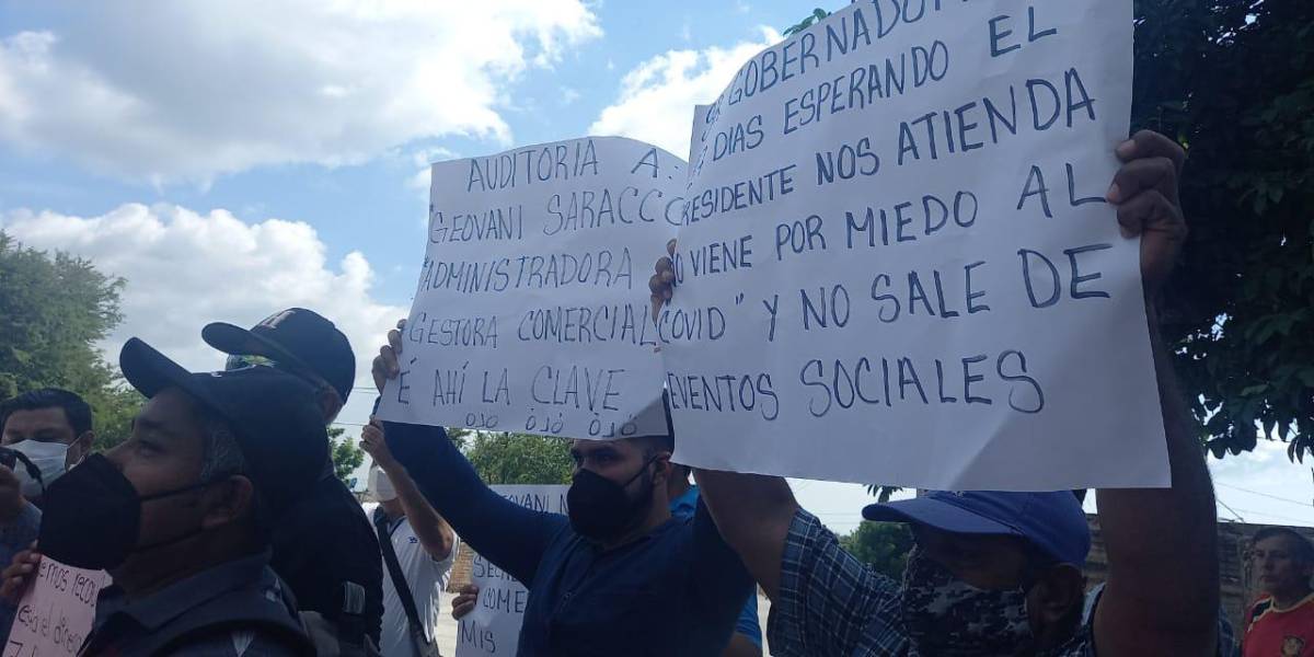 Gobierno estatal apoyaría solo con una parte a trabajadores de Jumapae, dice Quirino en Escuinapa Gobierno estatal apoyaría solo con una parte a trabajadores de Jumapae, dice Quirino en Escuinapa