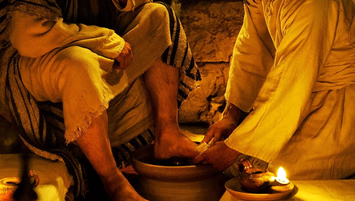$!El lavatorio de pies es uno de los rituales de Semana Santa.
